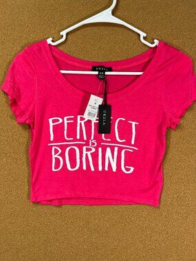 UK2LA Women Crop Top Shirt Medium Pink Graphic Tee Short Sleeve Scoop Neck NWT